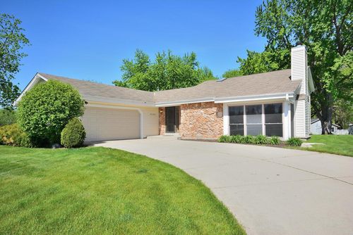 N97W16844 Chippewa Drive, Germantown, WI, 53022 | Card Image