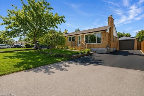 185 Burlington St, London, ON, N5Z3V9 | Card Image