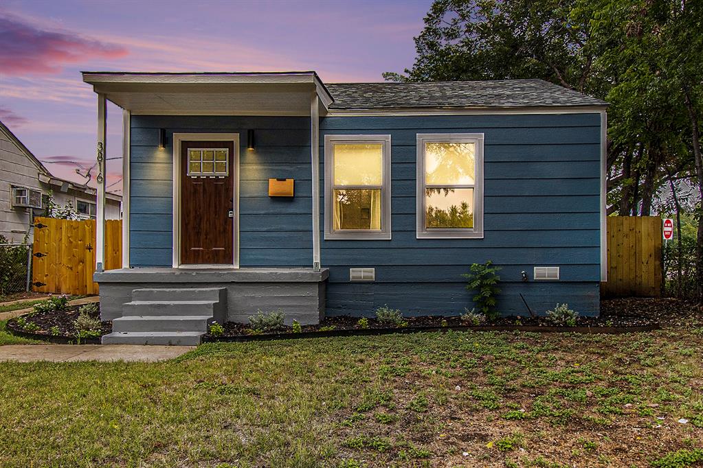 Valentine St, Fort Worth, TX 76107