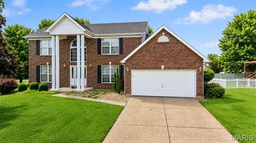 305 Highgrove Place Dr, O Fallon, MO, 63366-4382 | Card Image