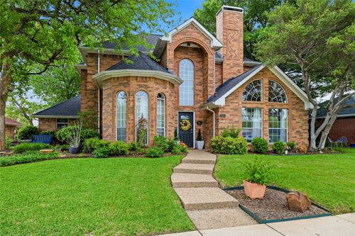 812 Sylvan Creek Dr, Lewisville, TX, 75067-4230 | Card Image