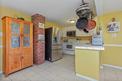 231 Reeds Lane, House other with 3 bedrooms, 2 bathrooms and null parking in Stratford CT | Image 3