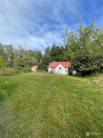 360 State Route 105, House other with 3 bedrooms, 1 bathrooms and 1 parking in Raymond WA | Image 2