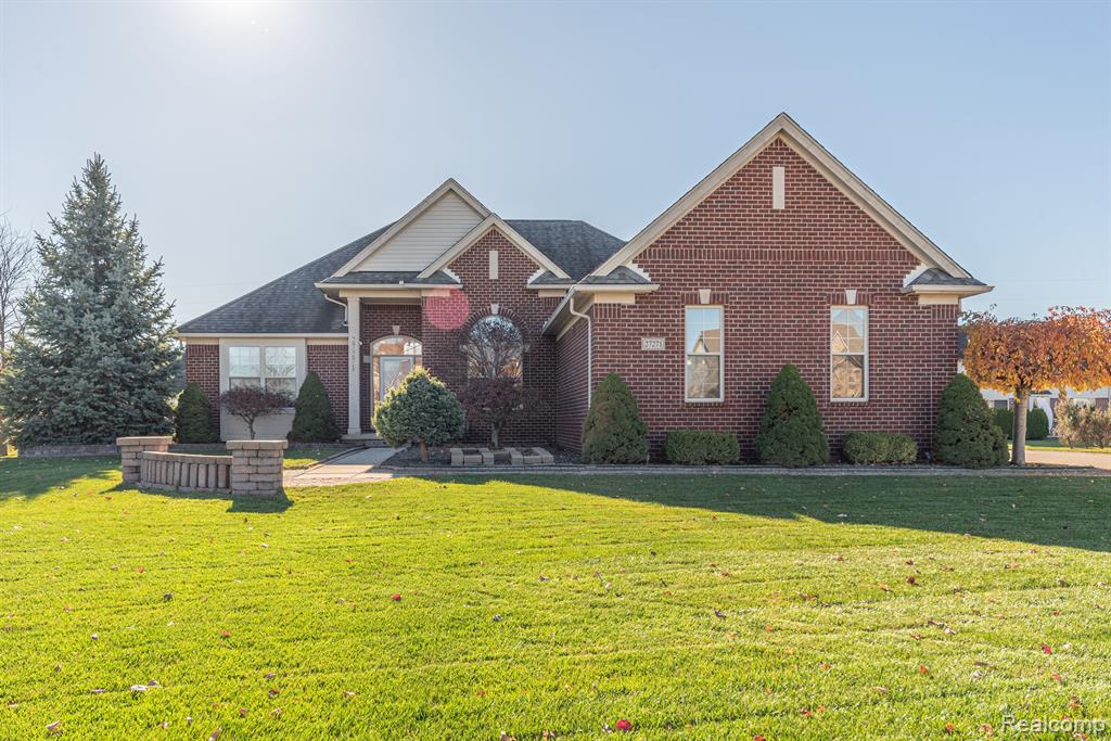 27271 Jessica Lane, For Sale in Brownstown Twp Zoocasa