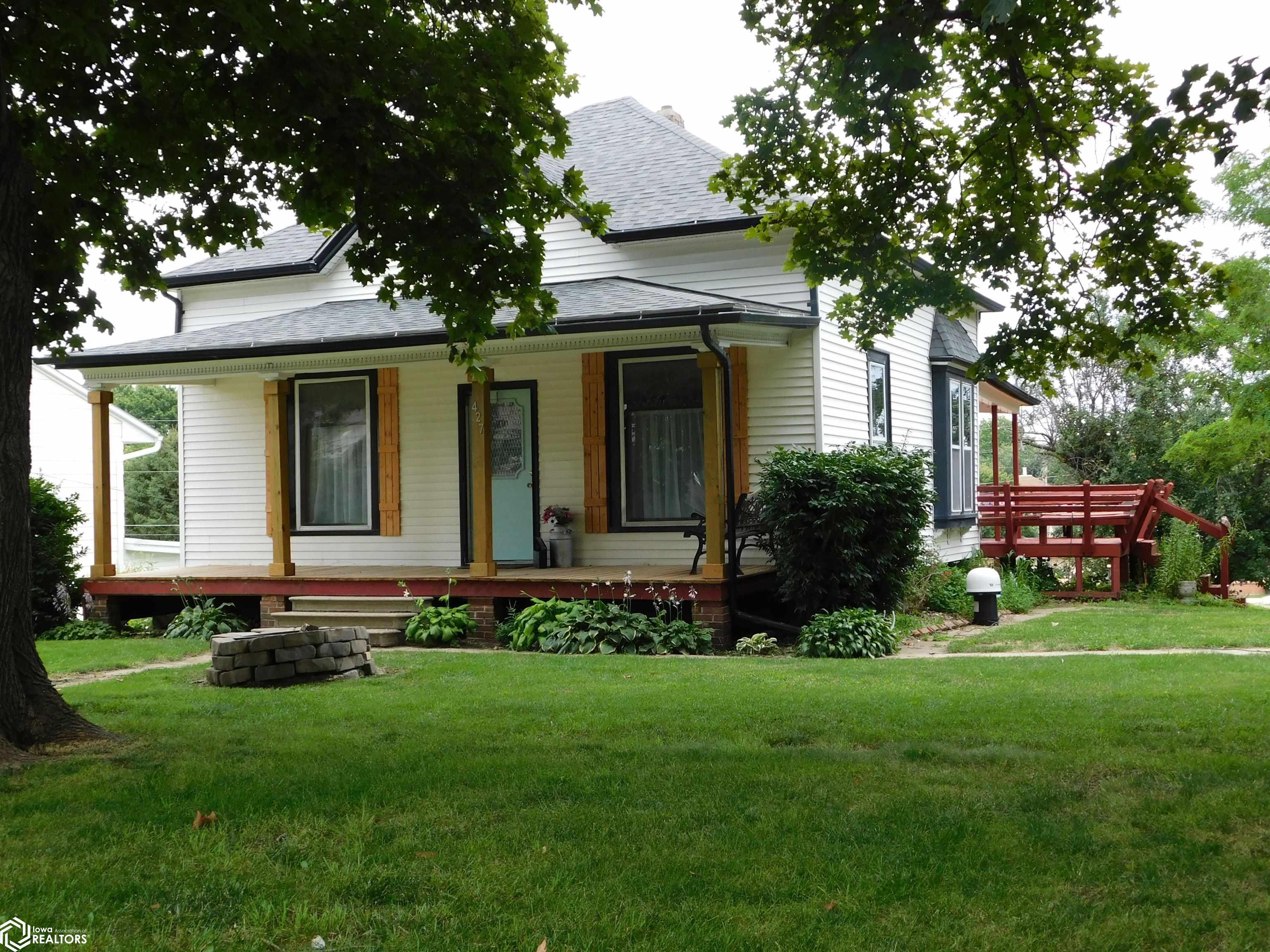 Wyoming Ave, Creston, IA 50801