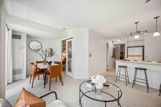 1913 - 18 Yonge St, Condo with 2 bedrooms, 2 bathrooms and null parking in Toronto ON | Image 12