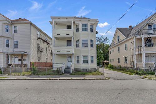 95 John St, Pawtucket, RI, 02861-1055 | Card Image