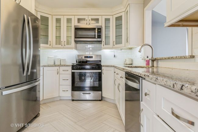 1245 - 1245 Rhodes Ln, Condo with 2 bedrooms, 1 bathrooms and 1 parking in Naperville IL | Image 4