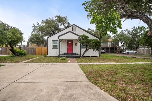 131 S Rife St, Aransas Pass, TX, 78336-2505 | Card Image