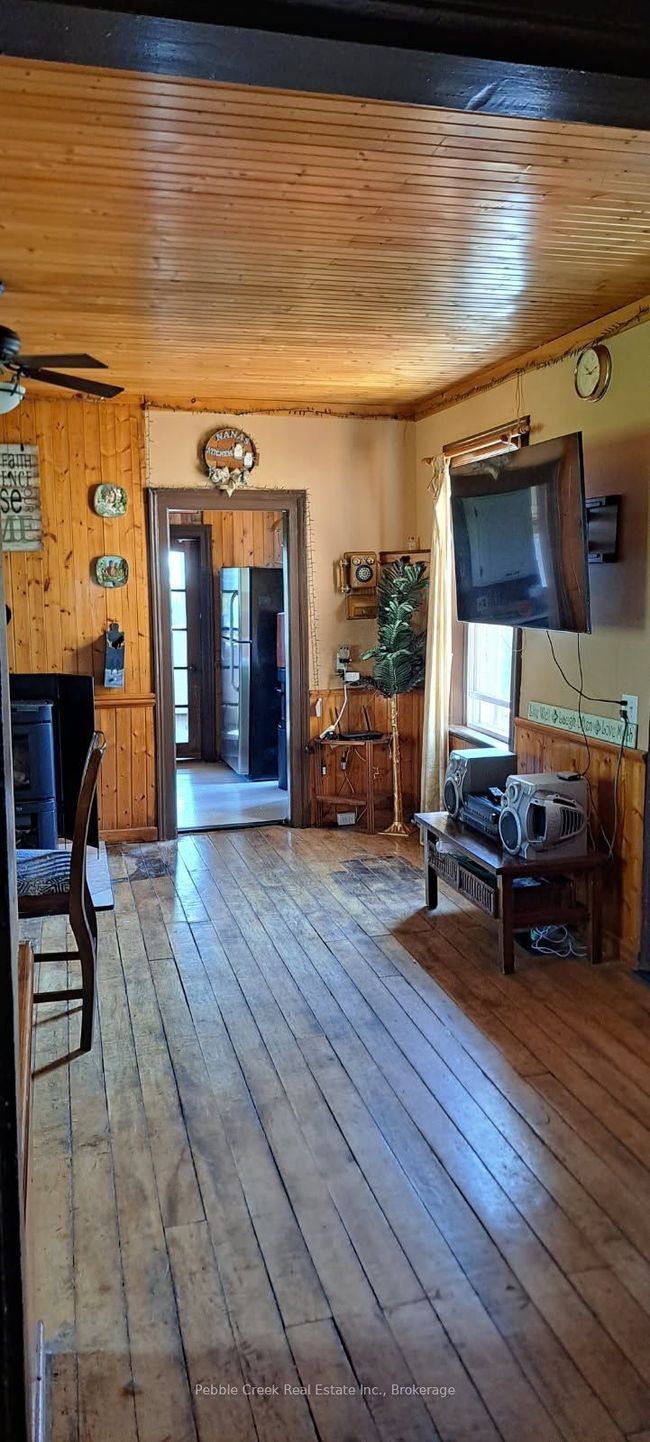 85042 Bluewater Highway, House other with 7 bedrooms, 3 bathrooms and 7 parking in Goderich ON | Image 10