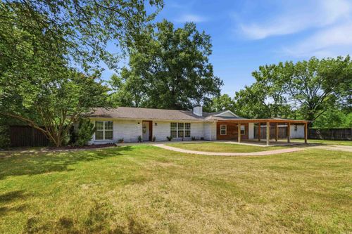 225 E German Lane, Conway, AR, 72032 | Card Image