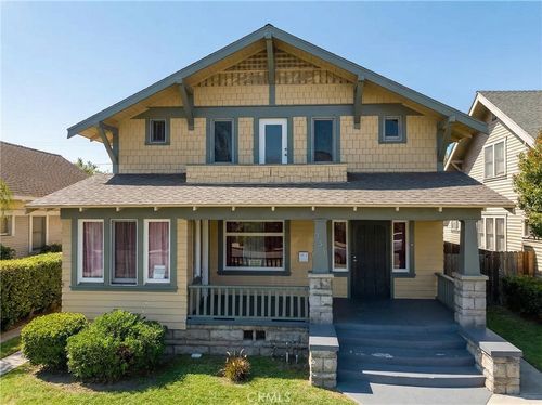 833 Cedar Ave, Long Beach, CA, 90813-4219 | Card Image