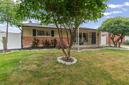 30230 Rosebriar St, Saint Clair Shores, MI, 48082-2641 | Card Image