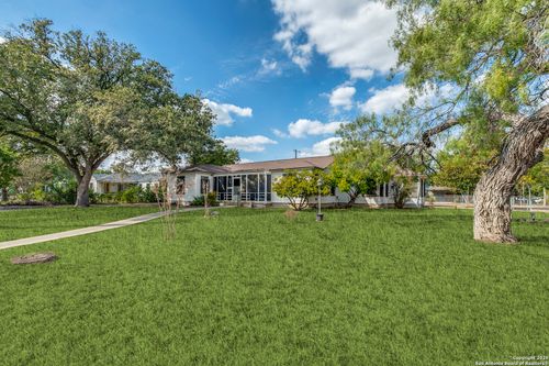 2301 W Mulberry Ave, San Antonio, TX, 78201-4843 | Card Image