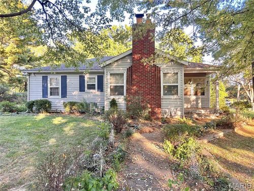 2 Bluff Dr, Belleville, IL, 62223-1627 | Card Image