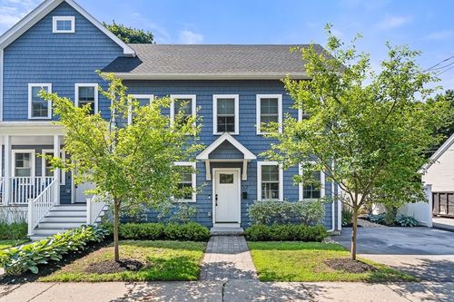 52-52 Salem St, Winchester, MA, 01890-1821 | Card Image