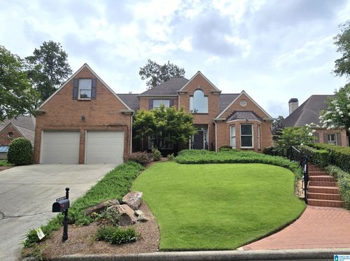 2048 Glen Eagle Ln, HOOVER, AL, 35242-4032 | Card Image
