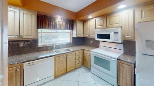 204-9541 Sunrise Lakes Blvd, Sunrise, FL, 33322 | Card Image