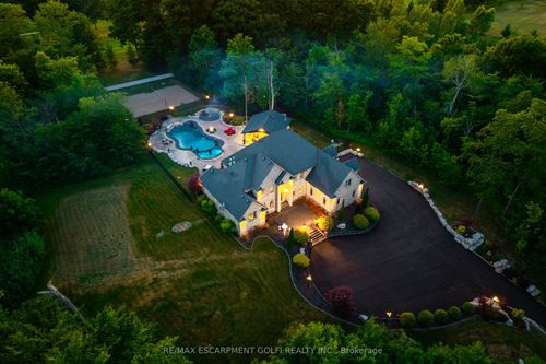 2600 Maple St, Fenwick, ON, L0S1C0 | Card Image