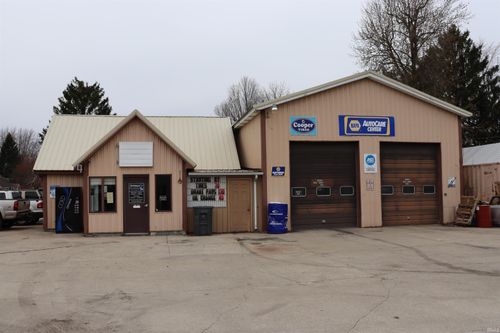 133 S Benton St, Millersburg, IN, 46543-9436 | Card Image