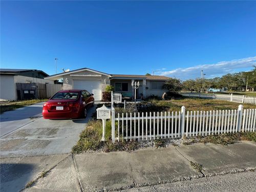 8253 Hixton Dr, PORT RICHEY, FL, 34668-4446 | Card Image