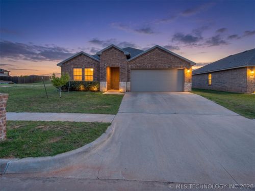 10421 Nw 24th Ter, Yukon, OK, 73099-7913 | Card Image