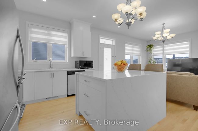 2021 Elevation Rd, House attached with 3 bedrooms, 3 bathrooms and 2 parking in Nepean ON | Image 7