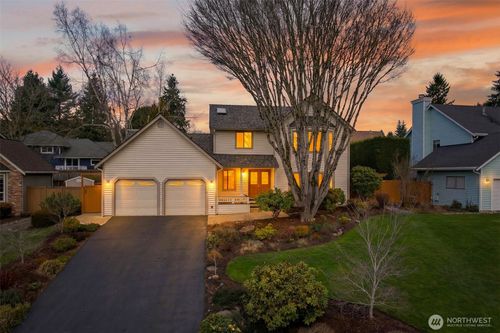 17654 Ne 128th Pl, Redmond, WA, 98052-1148 | Card Image