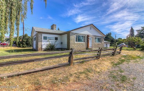 1308 Wisconsin Rd, Tieton, WA, 98947-9700 | Card Image
