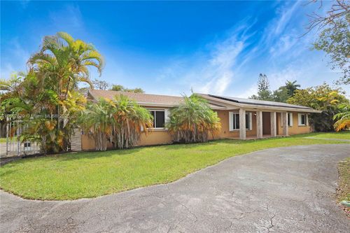 17501 Sw 89th Ave, Palmetto Bay, FL, 33157-5830 | Card Image