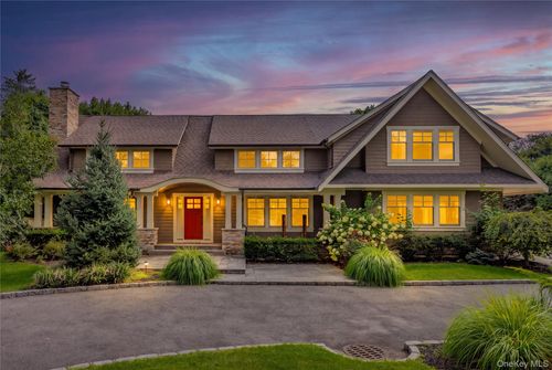 18 Green Meadow Ln, Huntington, NY, 11743-5123 | Card Image
