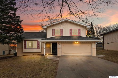 2804 Greensboro Ave, Bellevue, NE, 68005-2818 | Card Image