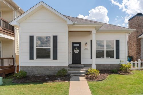 125 Melville Dr, Maumelle, AR, 72113-7253 | Card Image