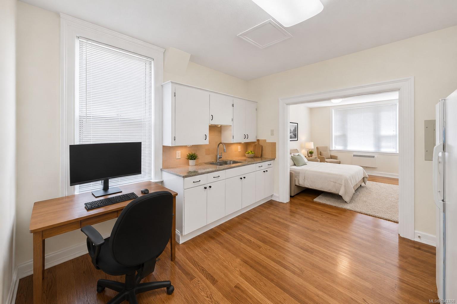 Commercial Sale in Victoria 4