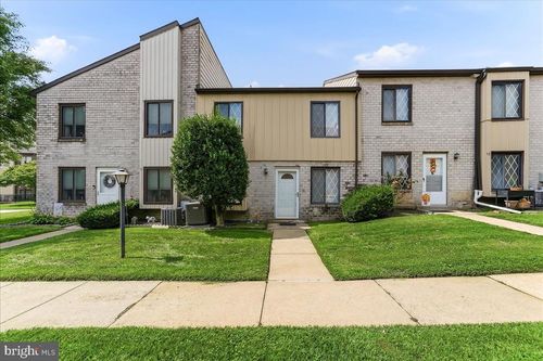 j11-5200 Hilltop Dr, BROOKHAVEN, PA, 19015-1280 | Card Image