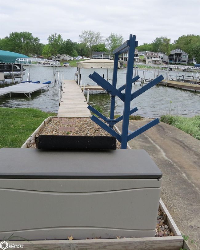 181 Center Point Dr, Home with 3 bedrooms, 2 bathrooms and 5 parking in Montezuma IA | Image 13