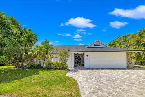 5706 Guava Dr, Tamarac, FL, 33319-3018 | Card Image