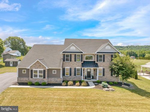 64 Middletown Rd, Fleetwood, PA, 19522-8763 | Card Image