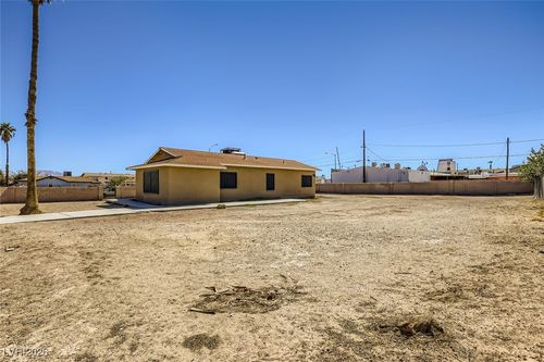 501 W Van Buren Ave, Las Vegas, NV, 89106-3055 | Card Image