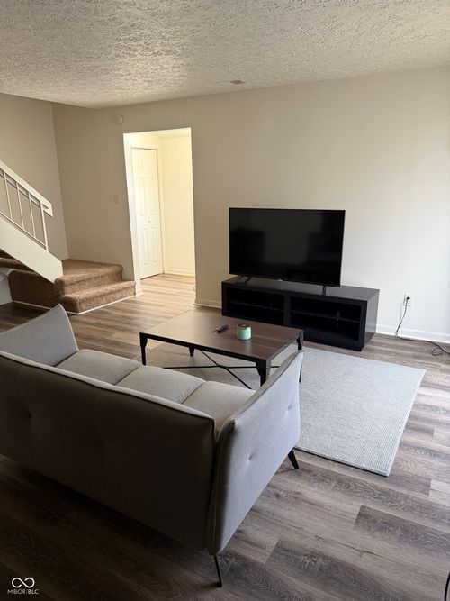 9861 Royce Dr, Indianapolis, IN, 46235-2372 | Card Image