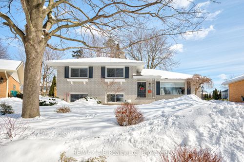 19 Linton Pl, Kitchener, ON, N2B2K1 | Card Image