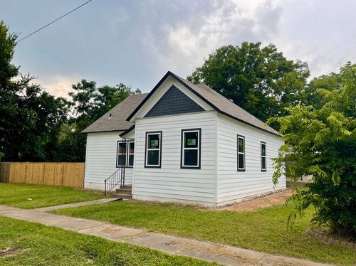 806 Central Avenue, Cameron, TX, 76520 | Card Image
