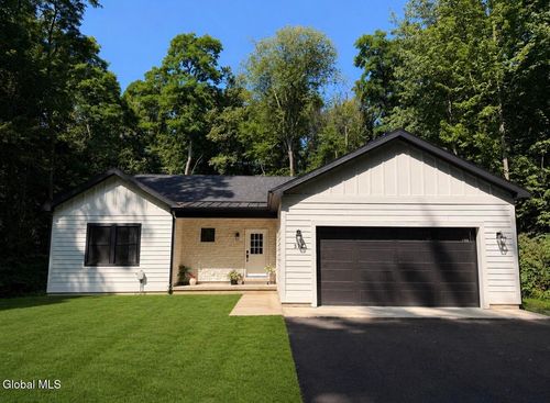 372 Lake Ave, Saratoga Springs, NY, 12866-5306 | Card Image