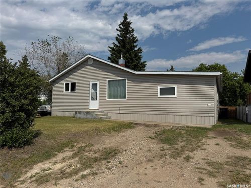 410 6th St E, Wynyard, SK, S0A4J0 | Card Image