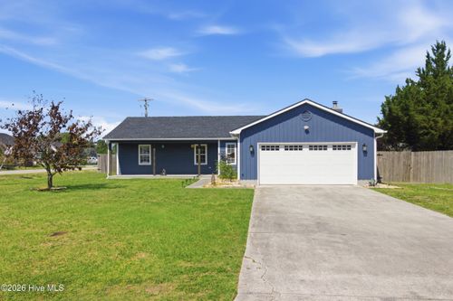 426 Oregon Trl, Hubert, NC, 28539-3577 | Card Image