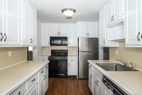 83 Stevenson Ave, Hartsdale, NY, 10530-1030 | Card Image