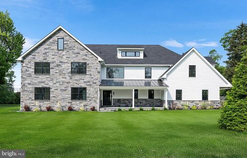222 Hunters Ln, DEVON, PA, 19333-1219 | Card Image