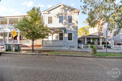 318 E Waldburg St, Savannah, GA, 31401-6525 | Card Image