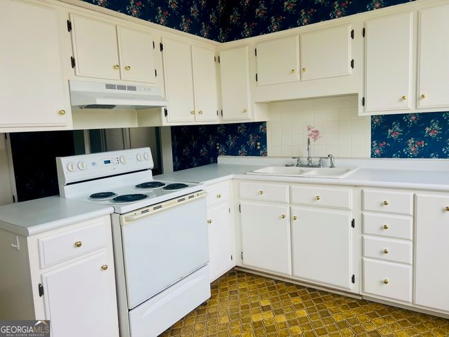 40 S College St, House other with 3 bedrooms, 3 bathrooms and null parking in Metter GA | Image 13