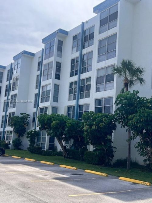 401-17570 Atlantic Blvd, Sunny Isles Beach, FL, 33160-2837 | Card Image